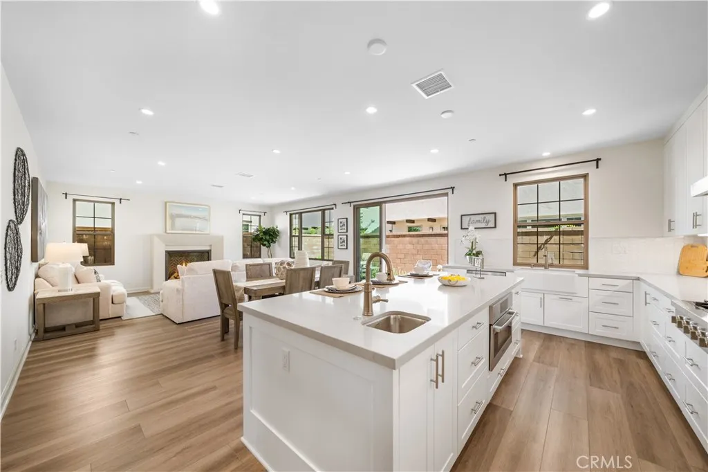 Additional image 87 of 114 Bouquet, Irvine, CA 92618