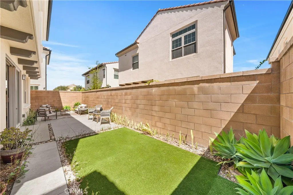 Additional image 96 of 114 Bouquet, Irvine, CA 92618