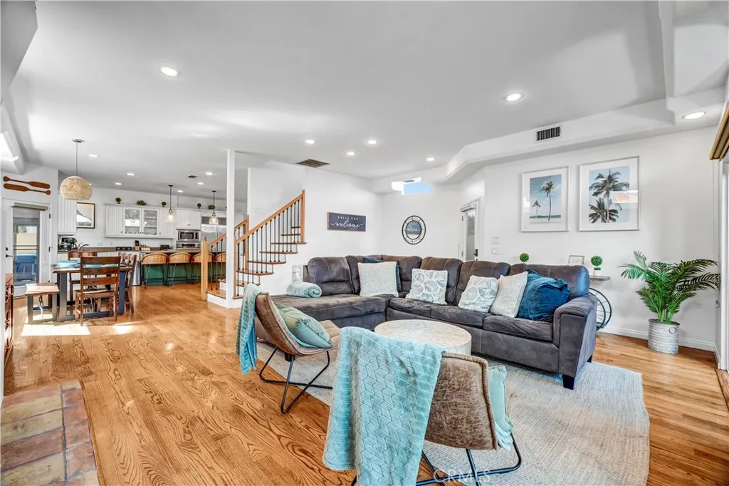 Additional image 4 of 179 Pomona Ave, Long Beach, CA 90803