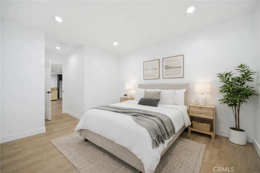 1106 W 74th Street, Los Angeles, CA 90044