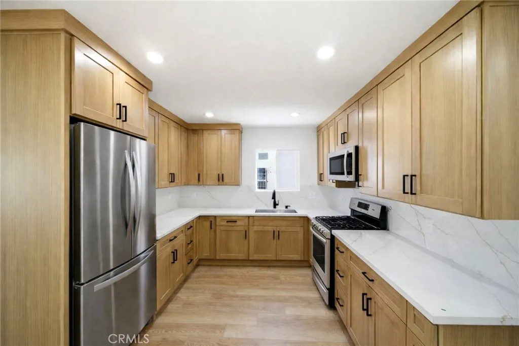 Additional image 18 of 1106 W 74th Street, Los Angeles, CA 90044