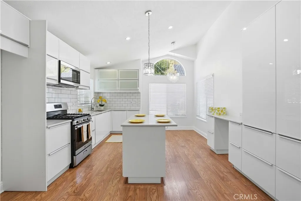 Additional image 34 of 19936 Northcliff Drive, Canyon Country, CA 91351