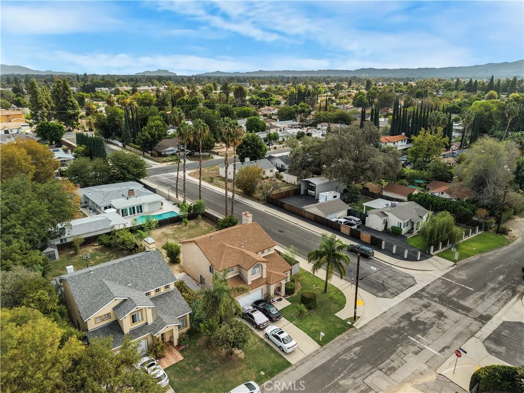 8200 Crebs Ave, Reseda, CA 91335