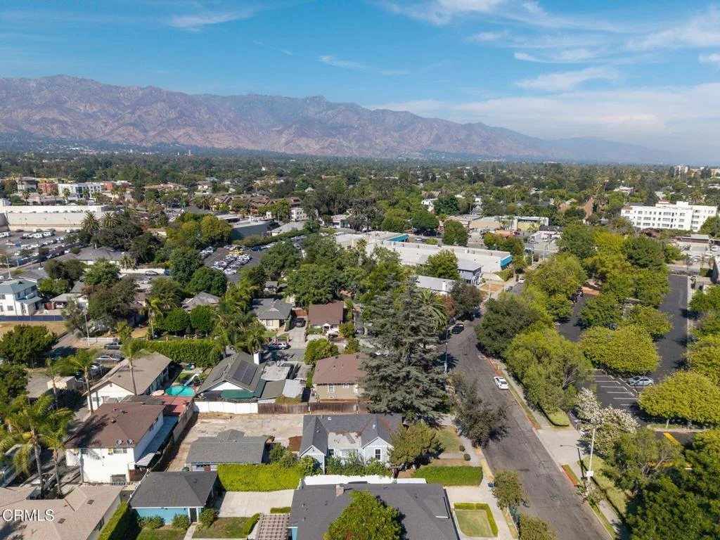 79 W Villa Street, Pasadena, CA 91103