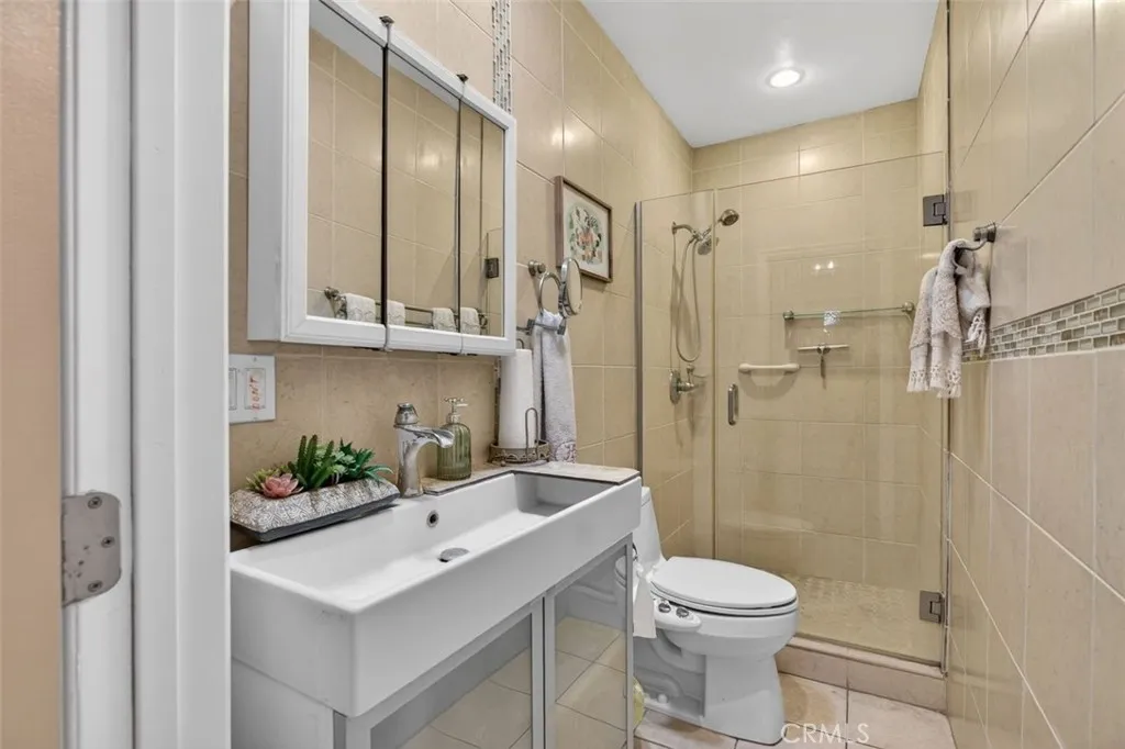 Additional image 16 of 820 S Kenneth, Burbank, CA 91501