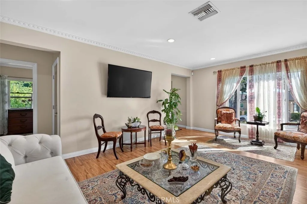 Additional image 4 of 820 S Kenneth, Burbank, CA 91501