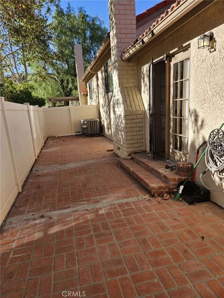 20057 Ave of the Oaks, Newhall, CA 91321