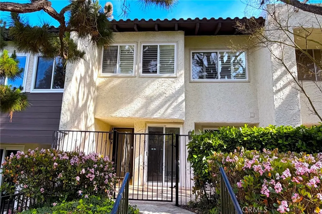 79 Cottonwood Cir, Rolling Hills Estates, CA 90274