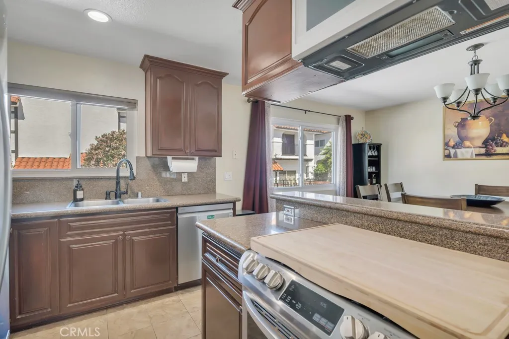 Additional image 53 of 10030 Owensmouth Avenue Unit 59, Chatsworth, CA 91311