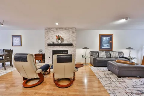 850 C Avenue Unit 4, Coronado, CA MLS: PTP2403132