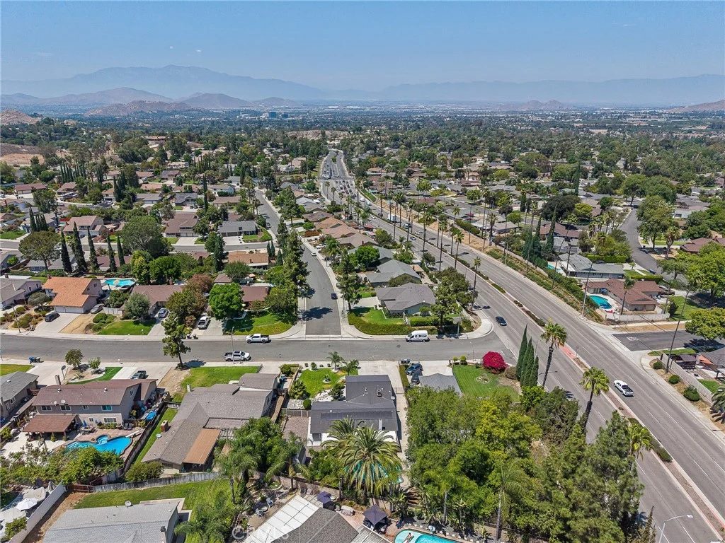 2132 Trafalgar Ave, Riverside, CA 92506