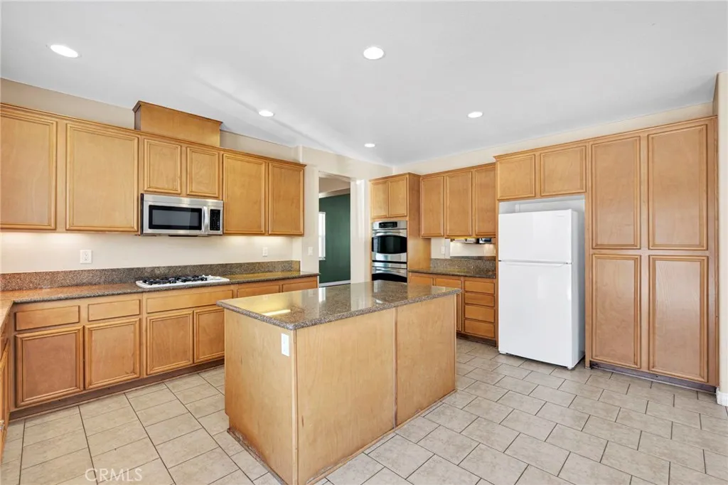 Additional image 13 of 13802 Camino Cinco St, Victorville, CA 92392