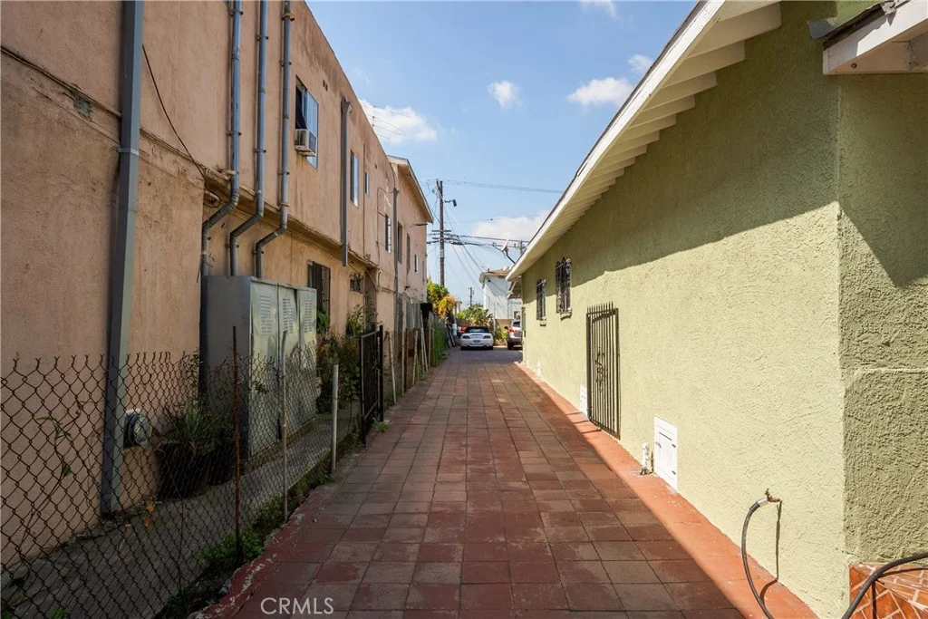 6609 S Figueroa St, Los Angeles, CA 90003