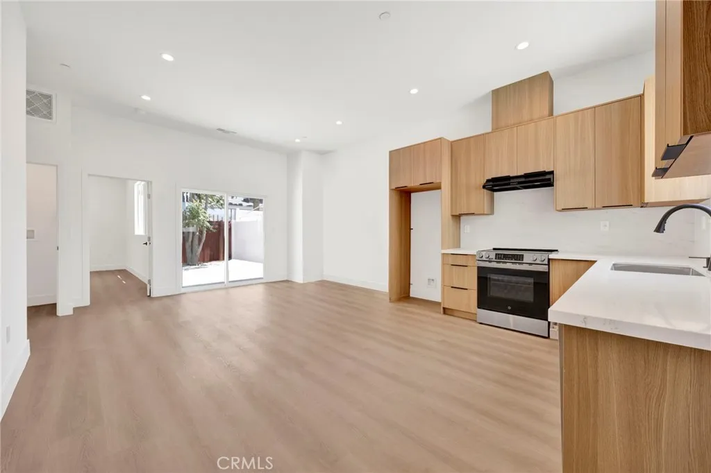 Additional image 17 of 6732 Gentry Avenue, North Hollywood, CA 91606