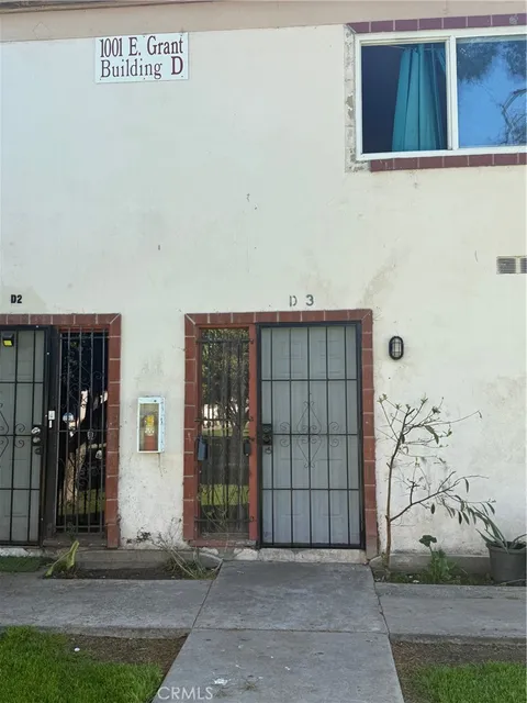 1001 E Grant Street Unit D3, Santa Ana, CA MLS: PW25061461