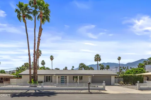 2075 E Calle Felicia, Palm Springs, CA MLS: P1-21874