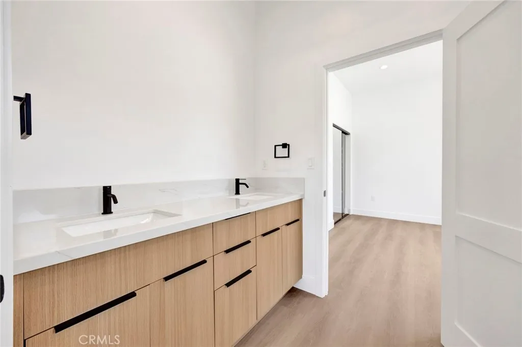 Additional image 33 of 6734 Gentry Avenue, North Hollywood, CA 91606
