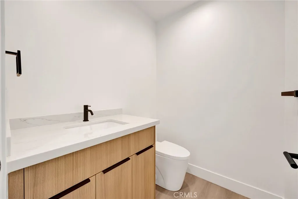 Additional image 31 of 6734 Gentry Avenue, North Hollywood, CA 91606