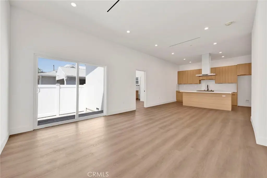 Additional image 4 of 6734 Gentry Avenue, North Hollywood, CA 91606