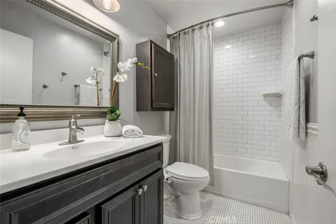 16 Wayfarer, Irvine, CA 92614 - MLS#: OC25033312