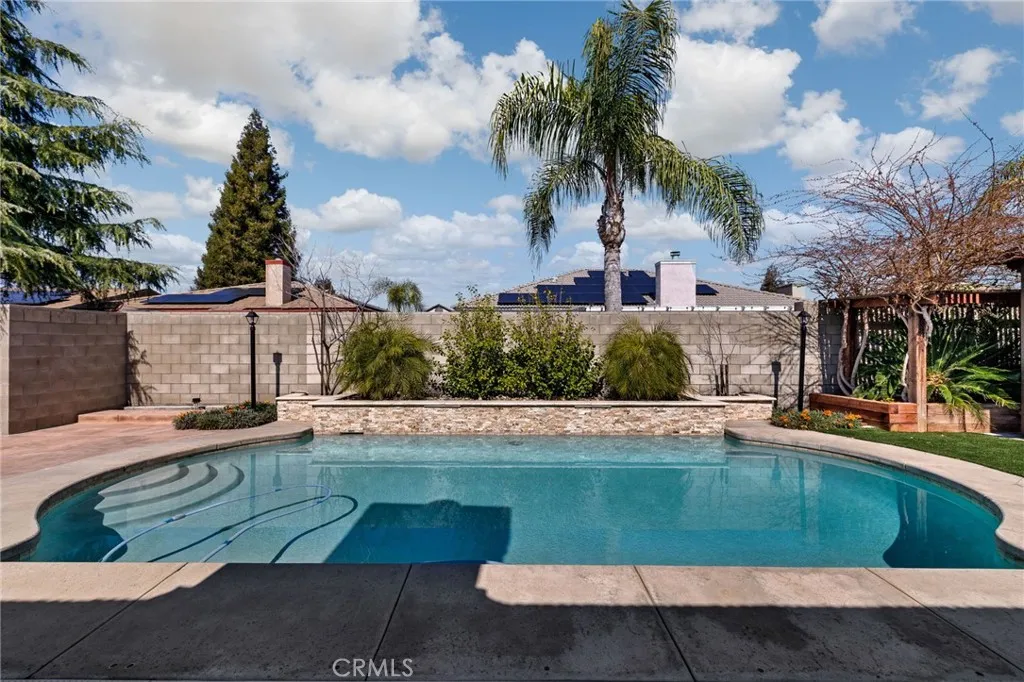 9708 Rain Check Dr, Bakersfield, CA 93312