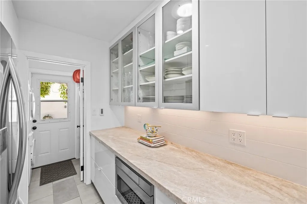 Additional image 60 of 735 N Orchard Dr, Burbank, CA 91506