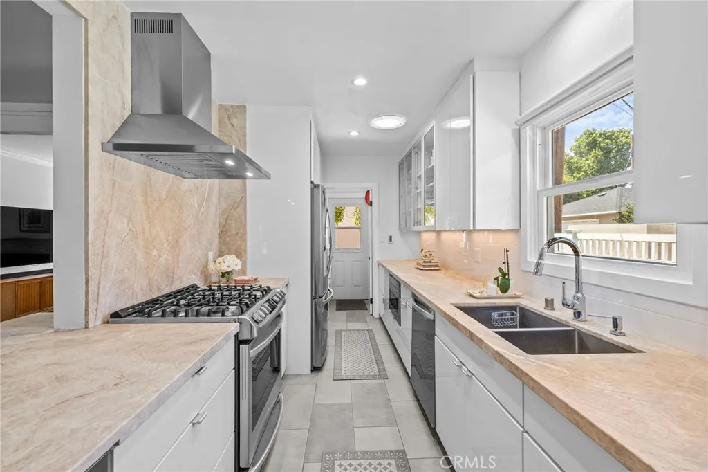 Additional image 17 of 735 N Orchard Dr, Burbank, CA 91506