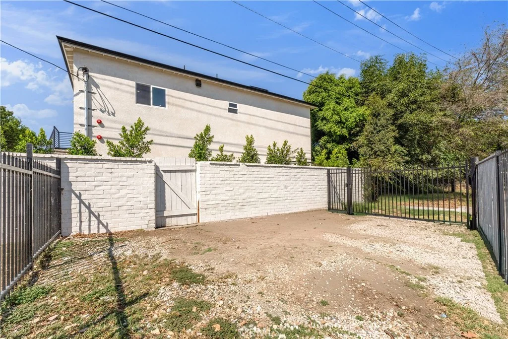 4700 Kraft Avenue, Valley Village, CA 91602