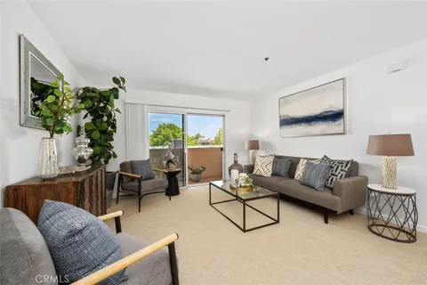4501 Cedros Avenue Unit 338, Sherman Oaks, CA MLS: OC25093427