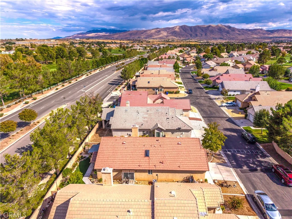11363 Country Club Dr, Apple Valley, CA 92308
