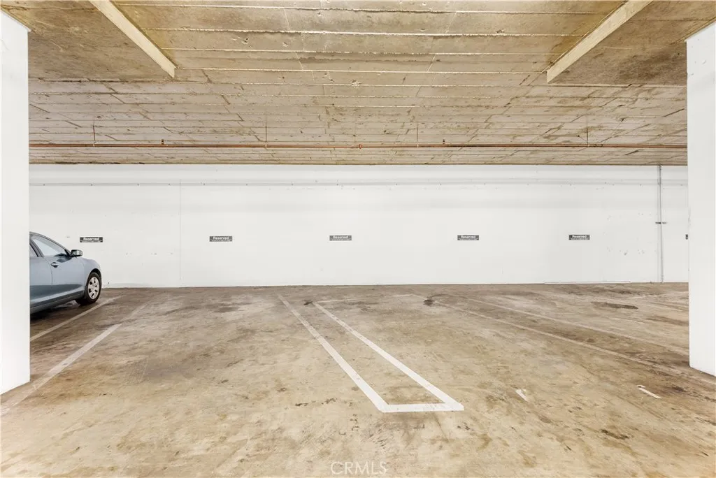 645 W 9th St Unit 303, Los Angeles, CA 90015