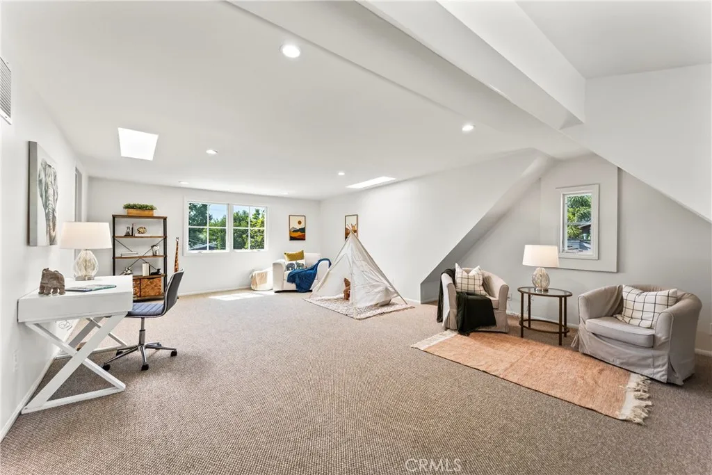 Additional image 114 of 3939 Pacific Ave, Long Beach, CA 90807
