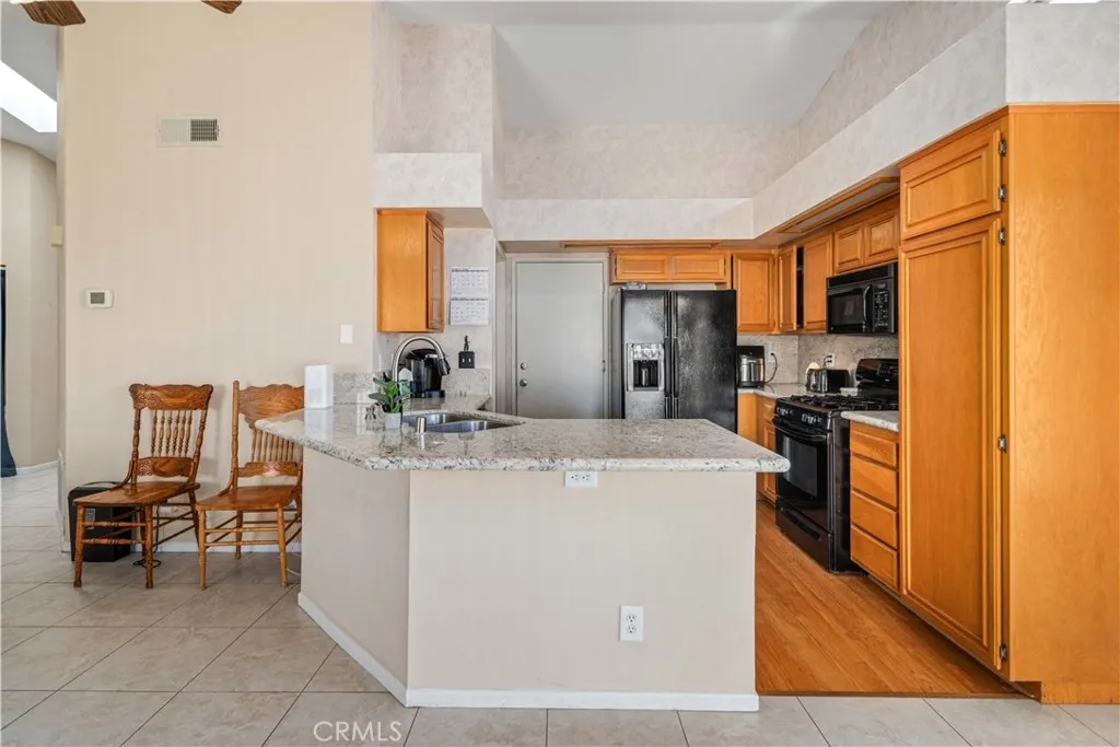 Additional image 10 of 42238 58th St W, Lancaster, CA 93536