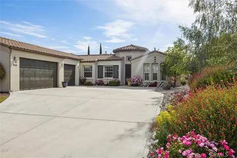 934 Salida del Sol Dr, Paso Robles, CA 93446 - MLS#: NS25110147