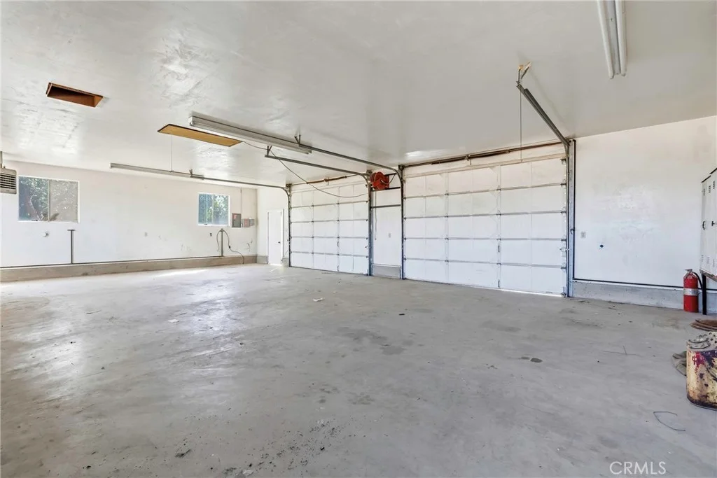 6612 Olive Dr, Bakersfield, CA 93308