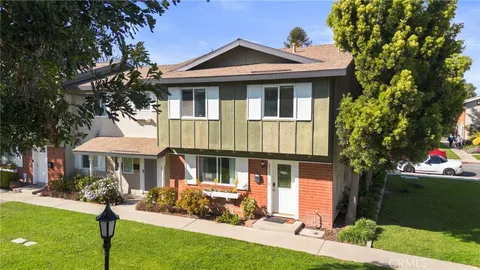 9692 Durham Drive, Huntington Beach, CA MLS: OC25047505