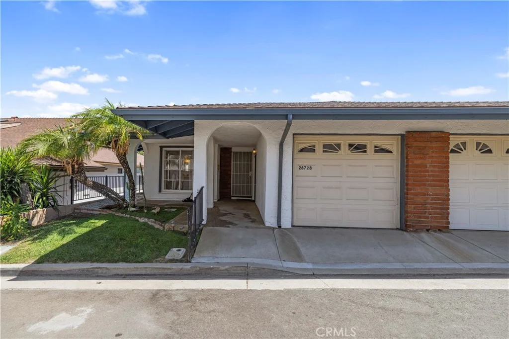 26728 Oak Garden Court, Newhall, CA 91321
