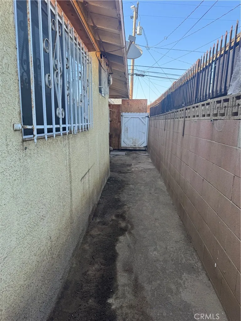 Additional image 24 of 1111 W 93rd St, Los Angeles, CA 90044