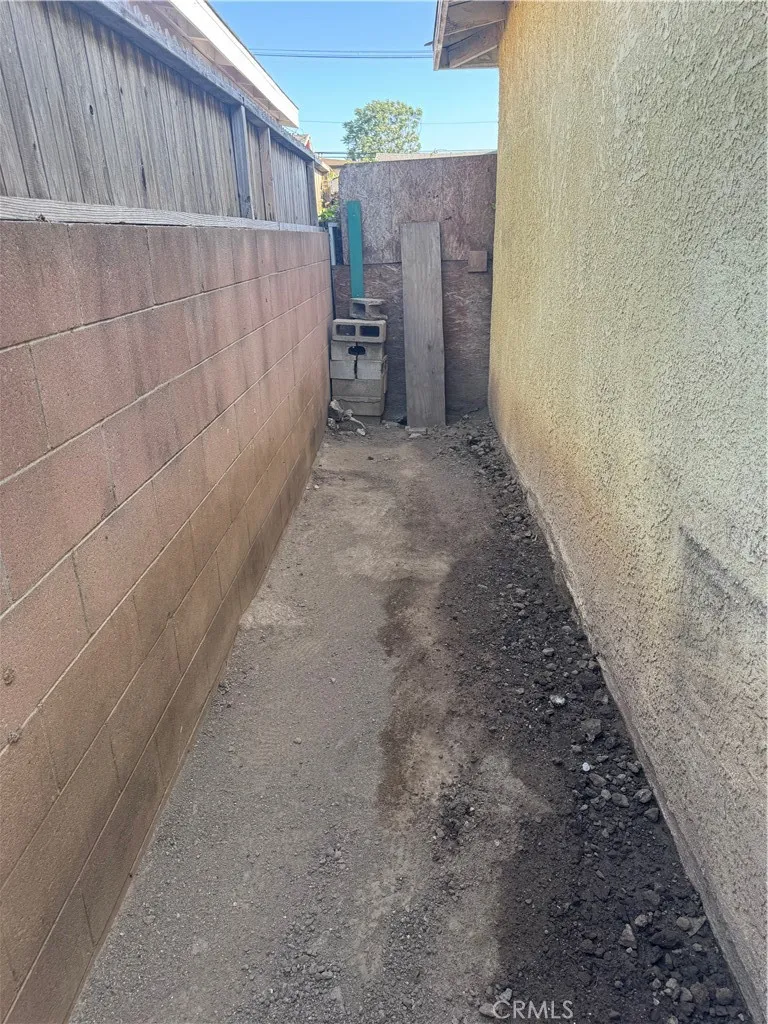 Additional image 25 of 1111 W 93rd St, Los Angeles, CA 90044