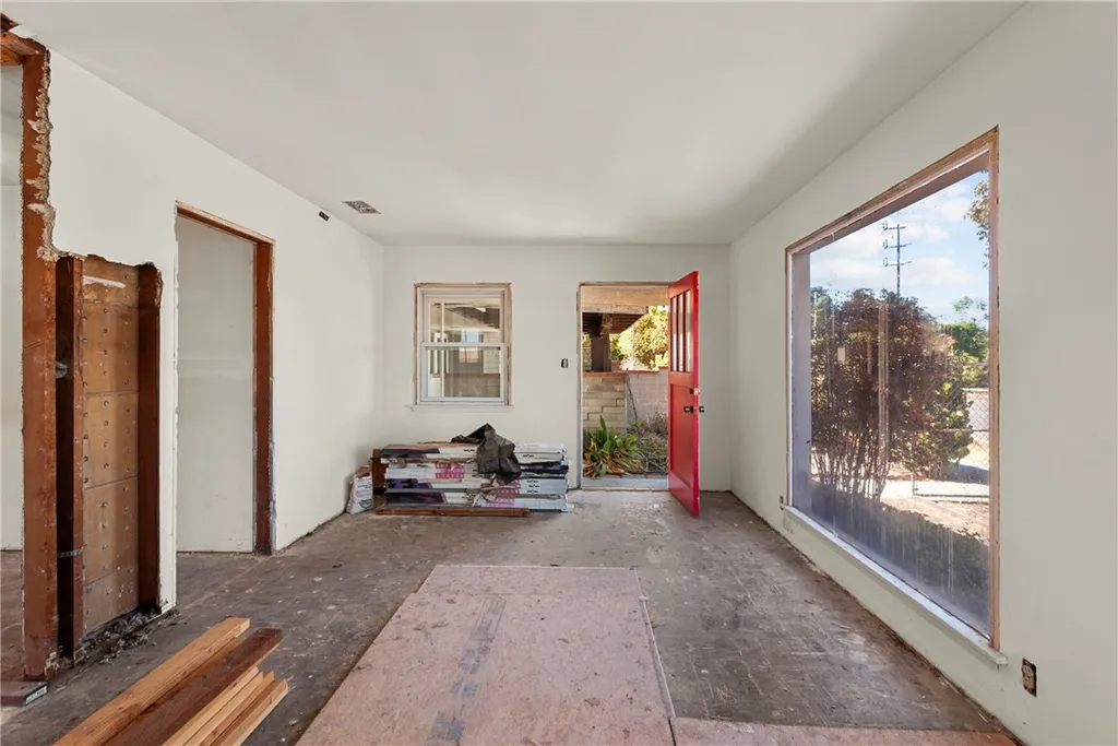 Additional image 16 of 1344 N Parish Pl, Burbank, CA 91506