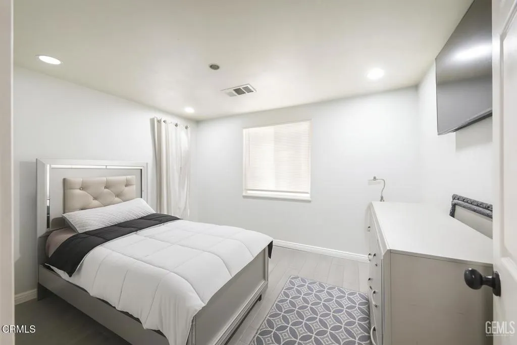 Additional image 10 of 818 Decatur St, Bakersfield, CA 93308