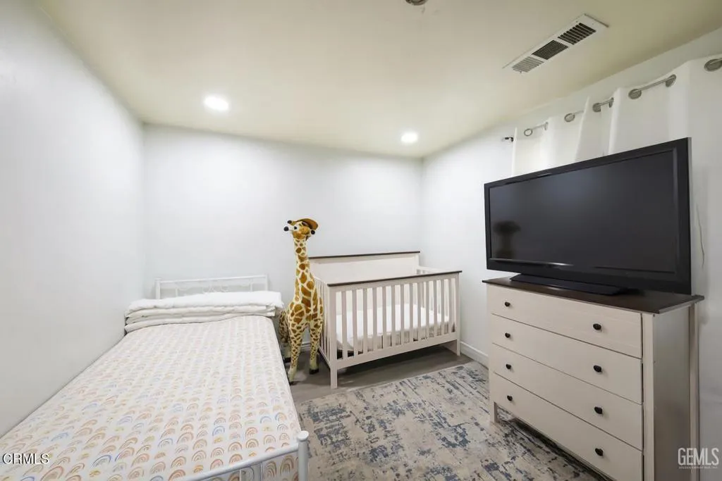 Additional image 9 of 818 Decatur St, Bakersfield, CA 93308