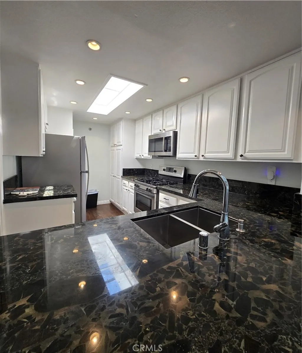Additional image 5 of 260 Cagney Ln Unit 317, Newport Beach, CA 92663