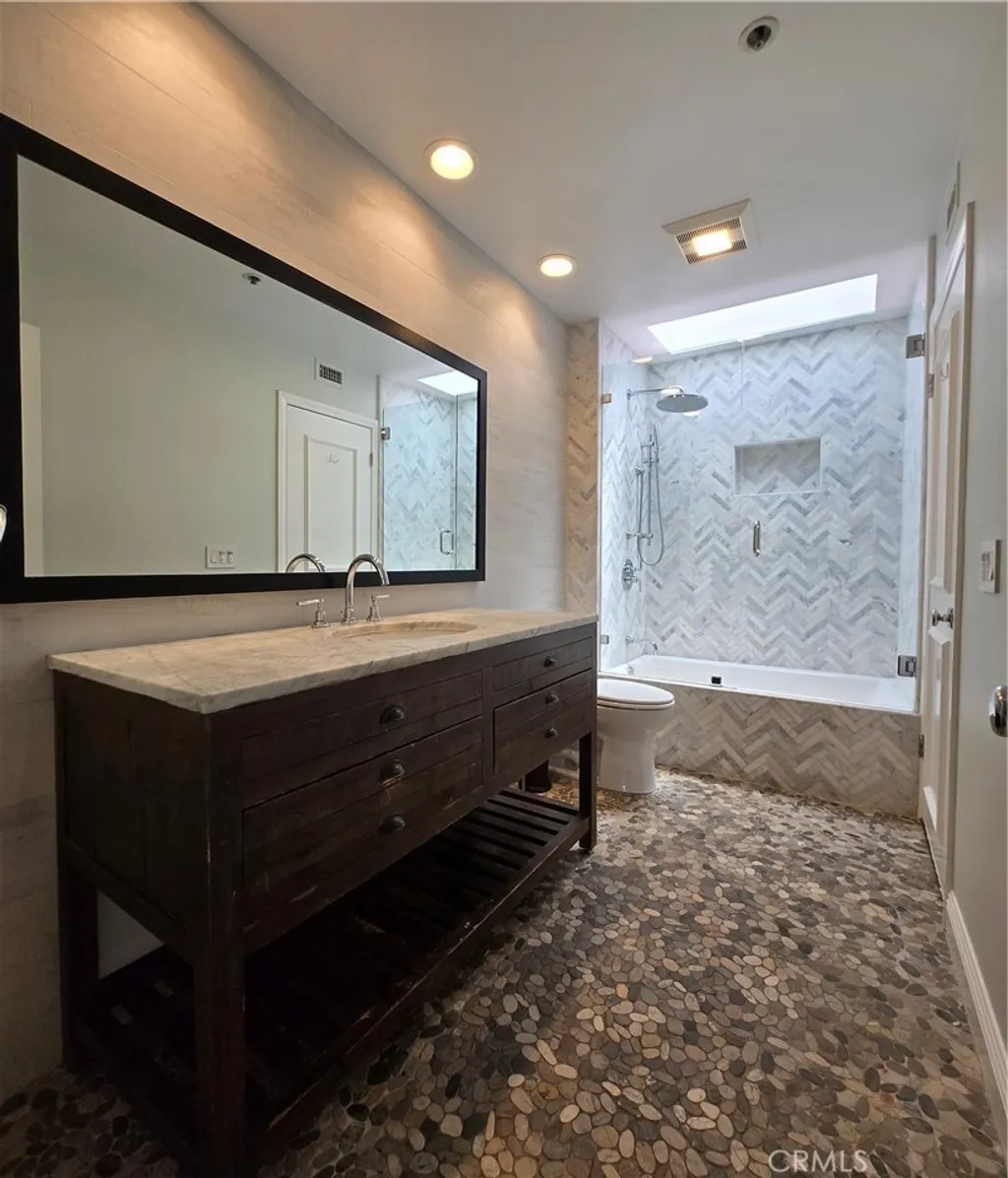 Additional image 13 of 260 Cagney Ln Unit 317, Newport Beach, CA 92663