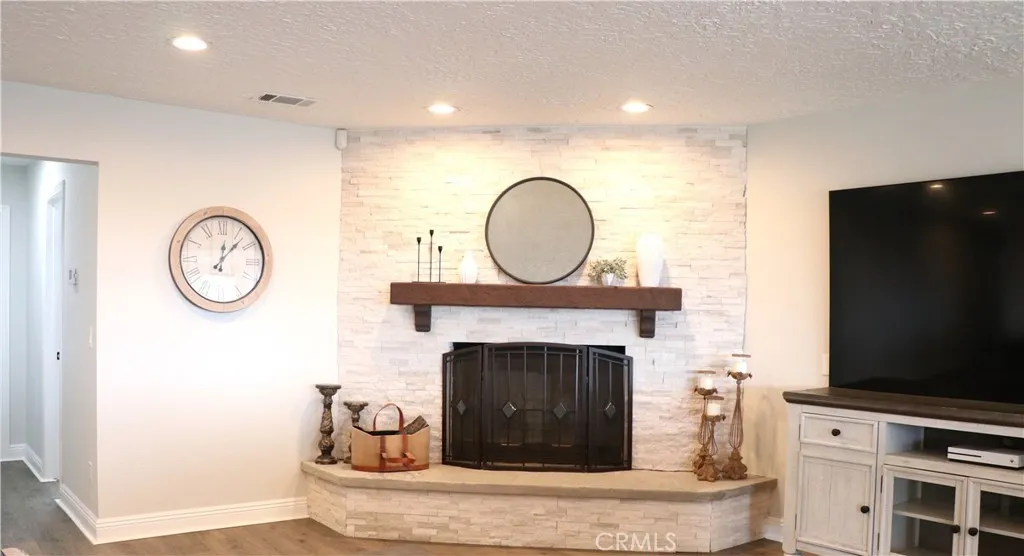 Additional image 116 of 16324 Crown Valley Dr, Apple Valley, CA 92307