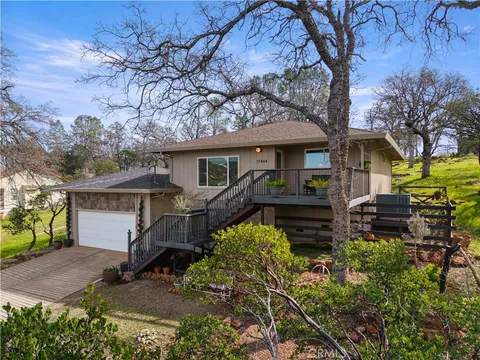 17444 Meadow View Drive, Hidden Valley Lake, CA MLS: LC25045205