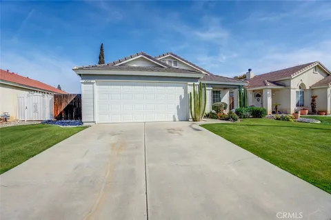 8800 Winlock Street, Bakersfield, CA MLS: PI25063443