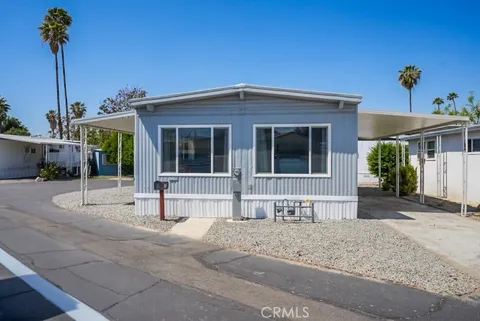 430 Palm Avenue Unit 72, Hemet, CA MLS: CV25096469