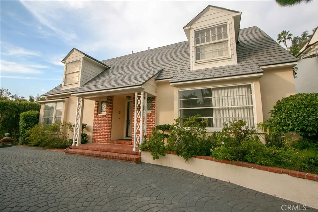 1335 Londonderry Place, Los Angeles, CA 90069
