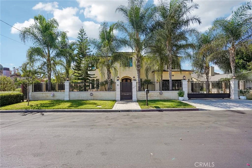 5513 Murietta Avenue, Sherman Oaks, CA 91401